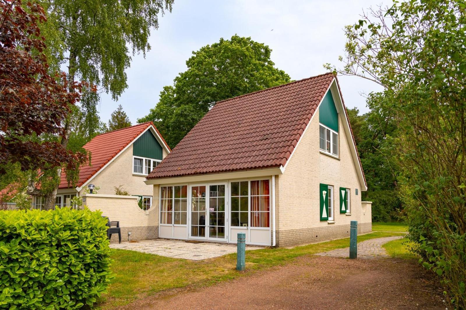 Bungalow - 6 Personen Gelegen In De Nabije Omgeving Van Avonturenpark Hellendoorn En De Prachtige Sallandse Heuvelrug En Eelerberg Exteriér fotografie